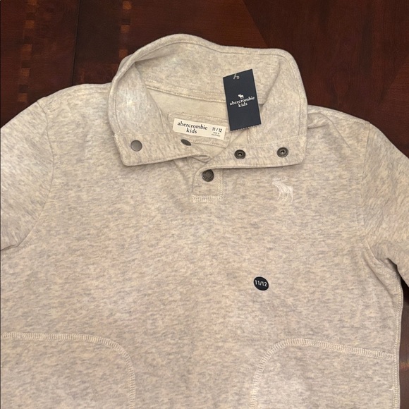 abercrombie kids Other - Abercrombie Kids Light Gray Sweatshirt